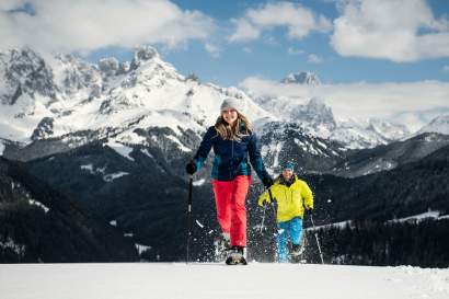 02_obweghof-winterwandern_schneeschuhe.jpg